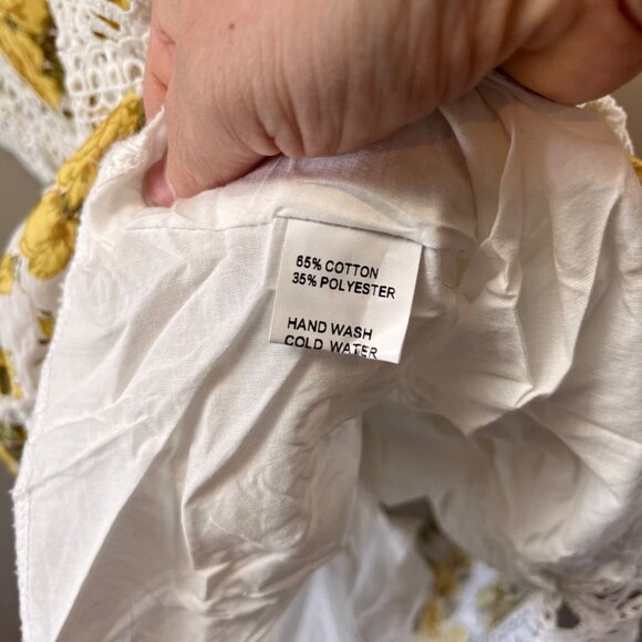 Trish Scully Everly Dress in Yellow Floral White Lace- Size. 5 - Picture 3 of 6